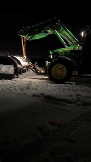 John Deere vs Fendt: A Tractor Showdown