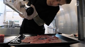 47K views · 271 reactions | Die Vorspeise wird serviert und die Konkurrenz ist begeistert. Schon die Anrichtung lässt die Herzen höher schlagen. Aber wird Heiner das hohe Niveau weiter halten können? 數 #Clip #MeinLokalDeinLokal | Mein Lokal, Dein Lokal | Facebook