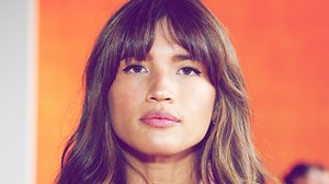 „Curtain Bangs“: Mit diesem Pony liegst du jetzt voll im Trend