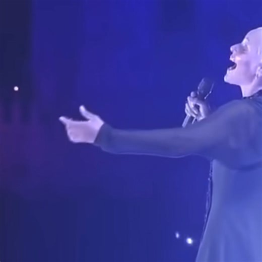 438 reactions · 97 shares | The world's greatest living fadista live at UMass! Mariza, the queen of fado, brings her spellbinding voice to the stage in Amherst, Tuesday, October 8 at 8 p.m. Learn more and buy tickets: umassarts.site/mariza-fb | UMass Fine Arts Center | Facebook