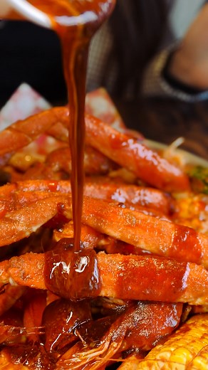 Ahoy Matey, which sauce will you choose for your juicy seafood feast?🤔 The Captain's Boil sauce or Cajun sauce? Let us know in the comments below. 👇 | The Captain's Boil