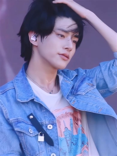 Five Seconds of Creativity with Jake from ENHYPEN