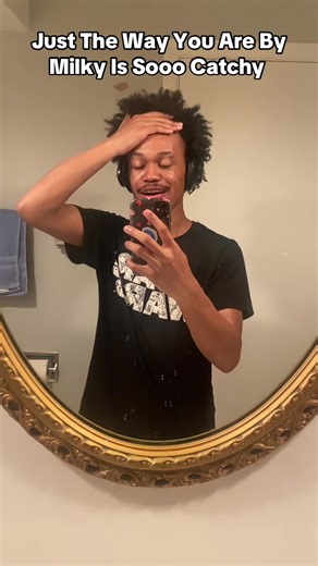 The song is just so catchy lol #justthewayyouare #thewayyouwalk #milky #fypシ゚viral #viralvideo