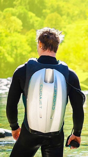 Tech News | Amazing Inventions on Instagram: "This jet-powered underwater backpack can propel you up to 10 feet per second. It attaches to your back and looks like a life jacket. You can control the thrust with a special remote. The jetpack lets you swim quickly on the water's surface or go diving. @cudajet #reels, #reelsinstagram, #reelsofinstagram, #reelsvideos, #reelstrending #tech #inventions #techology #robots #innovativetechs #gadgets"