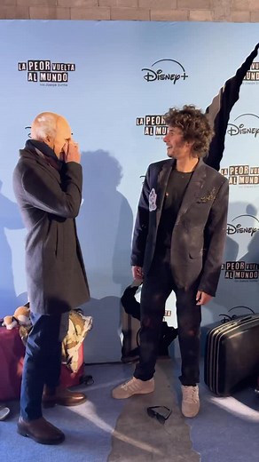 Sustos que dan gusto 🤯❤️👴🏻 No podía no estar… te amo changuito 🥹 Este fue un día y una premier insuperable 🫀- la creatividad que inyectaste para la creación de la *peor* vuelta al mundo es algo maestro 🧠🎨 No hay distancia que nos separe, independientemente de cómo se den nuestros caminos en la vida, siempre estaremos juntos y siempre estaré ahí para compartir contigo tus logros! Siempre juntos ❤️‍🔥🙏🏼 | Andres Zurita