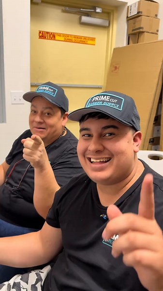 Gran sorteo navideño 2024 participa estas a tiempo… busca en nuestras redes sociales reglas del concurso. Tu sabes quienes somos…#primecutbarbersupply #tusabesquienessomos #barberosvenezolanos🇻🇪 #barberosdominicanos🇩🇴 #barberosdelmundo🌏 #barberoscubanosporelmundo