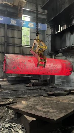 Massive 4M Diameter No.20 Steel Pipe Forging Process Unveiled