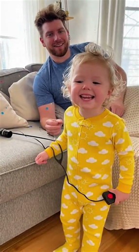 Baby Pranks 🎊 Sleeping Dad Gets DESTROYED By Babay's Confetti Cannon! 😱💥#Shorts #funnykids