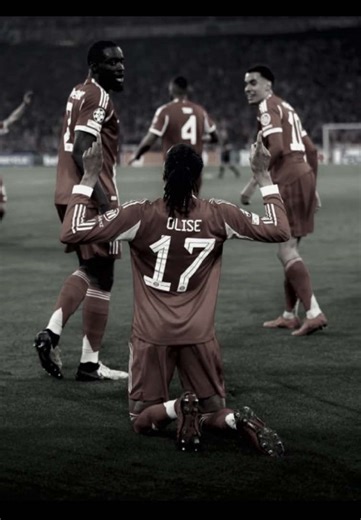 Olise's Skillful Play for Bayern Munich