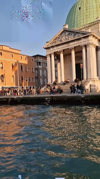 Grand Canal journey: Venice's main artery!