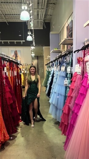 Emerald Ammara Dress: A Must-See Formal Wear