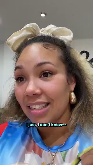 This woman is getting get pedicure done by a Polish woman. She’s just sitting back and listening to the tech badmouth her and claiming her feet smell.Little does the tech know that the woman speaks Polish as well, and confronts her for bad mouthing her.Is the tech wrong for badmouthing her or is the woman to blame because she was well aware of her foot odor issue and should have addressed it before getting any services done?