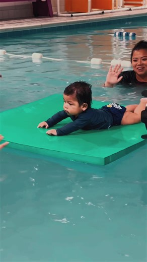 He’s baaaaaaaaackkkkk!!! 💙 By popular demand, our little buddy Oliver is back in the pool vibing to the bye bye song. 🥰 #ByeByeOliver #EmlerSwimSchool #ByeByeSong #SwimSongs #WaterSafety