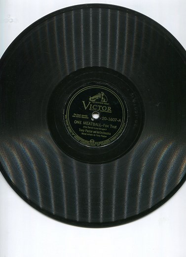 Tony Pastor And His Orchestra - One Meatball / Robin Hood