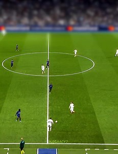 Luka Modric passes 🤯🔥⚡ #LukaModric #realmadrid #skill | Le consultant