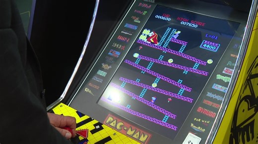 Vintage arcade games being auctioned off in Tampa