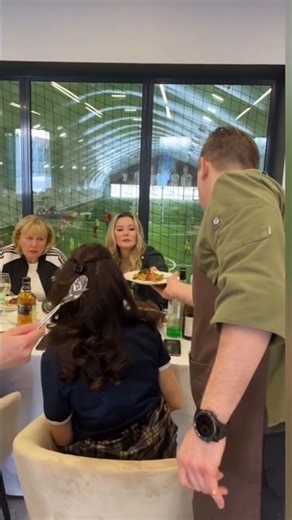 Бургеры на банкете — как это было на самом деле.