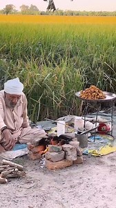 367K views · 48K reactions | Kadi Kadi Bina Matlab Toh Hi Khareed Leya Karo Ihna Mehnatkash Lokaan Toh... A Ameer Hon Nu Nahi Sagon 2Waqt Izzat Di Roti Khaan Lai Mehnat Karde Aa. | ਲੋਕ ਰੰਗ-Lok Rang | Facebook