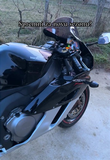 Ja se ponovila za vas ne znam 🤷🏼‍♀️ #honda #fireblade #moto #leto