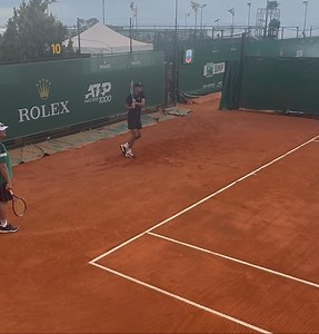 As 🇦🇺 Alexei Popyrin told us exclusively in Miami, Wayne Ferreira would be an addition to his coaching team… hitting the practice court here in Monte Carlo.. Popyrin plays 🇫🇷 Ugo Humbert first round. | The First Serve