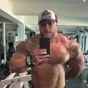 HUGE Pecs!!!😍 Trying to move the Pec Muscle Fibers! | Muscle Men Worship