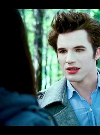 the bling😅 #twilight #twilightsparkle #twilightcringe #twilightparody #vampiressuckmovie #vampiressuck #parody #twilighttiktok #comedy