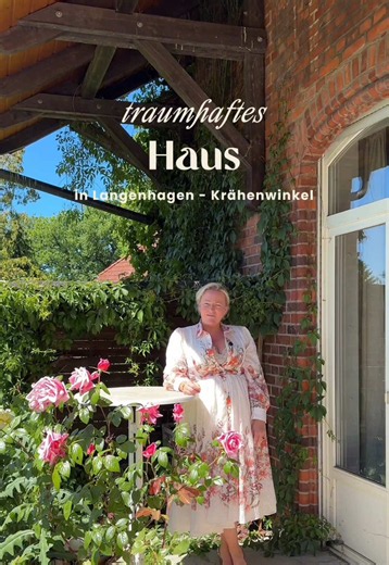 🏡 Außergewöhnliches Bauernhaus in Langenhagen – Wohnen mit Charakter und Raum für Ihre Ideen! Zur Miete! Sie suchen etwas Besonderes? Dieses charmante Bauernhaus vereint großzügiges Wohnen mit einer einzigartigen, ländlichen Atmosphäre. Auf ca. 355 m² Wohnfläche erwarten Sie 8 Zimmer, große helle Räume, ein Kamin, Tageslichtbäder sowie ein parkähnlicher Garten mit Pool und großer Terrasse. Ob als großzügiges Familiendomizil oder zur Kombination von Wohnen und Arbeiten – dieses besondere Zuhause