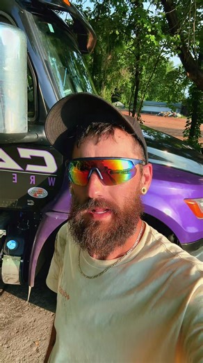 Joey Thompson on TikTok