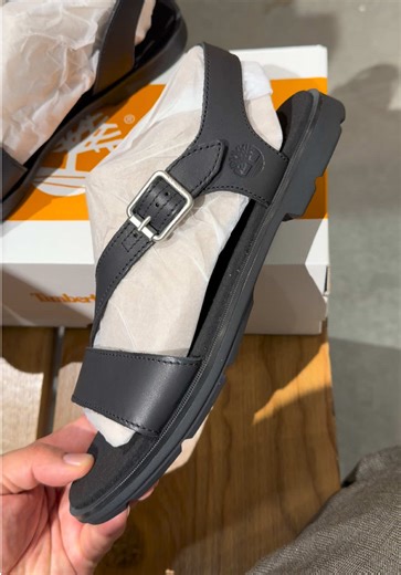 TIMBERLAND CALISTA BAY 🖤✨ STYLISH BACKSTRAP SANDALS FOR EVERYDAY COMFORT 👡🔥 Stay comfortable and stylish all day with the Timberland Calista Bay Backstrap Sandals 🖤 Designed with premium materials and a secure backstrap fit, these sandals give you the perfect mix of comfort and durability 👡 Lightweight, supportive, and easy to wear — perfect for daily outfits, travel, and warm weather looks ☀️ The clean black design matches everything effortlessly 🔥 Simple, classy, and made for all-day wea