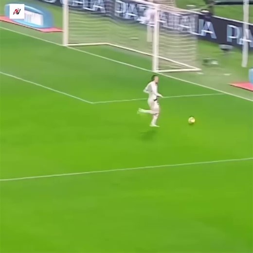 Incredible Curve Goals in Football Highlights