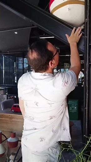 In a room full of people, we’re all just looking for a nice way to pay 💰