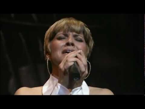 PASION VEGA - "NOSTALGIAS" en directo (2009)