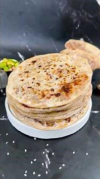 लेकीच्या आवडीची खुसखुशीत गूळ पोळी | Gul Poli Recipe Madhura