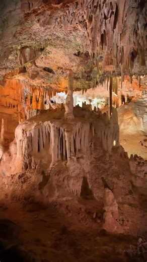 La naturaleza nos regala formas únicas ✨ Ven a descubrirlas en las Cuevas Dels Hams. --- Nature creates wonders ✨ Come and see them at Hams Caves. . . #CuevasDelsHams, #Mallorca, #PortoCristo, #TurismoMallorca, #CuevasNaturales | Cuevas dels Hams