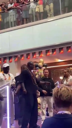 AKON in House..PAPUA NEW GUINEA. .VC