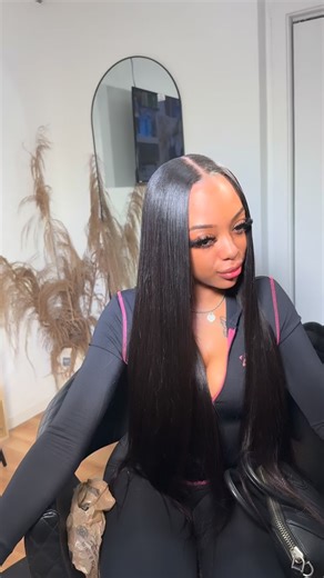 THE LUXE EXPERIENCE 🤍 on Instagram: "flattest quickweaves inna city always fall in my hands 🫣🔥 basic pronto buss down - january books open dec 22nd @12"