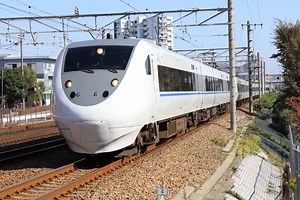 Limited Express Thunderbird (Osaka-Kyoto-Tsuruga) - Snow Monkey Resorts