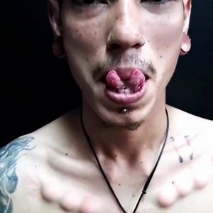 Cometarios negativos y ofensivos serán borrados y bloqueados como muchos saben somos la única tienda en Honduras que hacemos modificaciones corporales (body mod) hace ya 12 años aqui les dejamos un ejemplo de un cliente con una lengua bífida de 10 años implantes en clavícula de 9 años y scarification en brazo de 10 años interesados por mensaje privado | San Pedro ink Hn