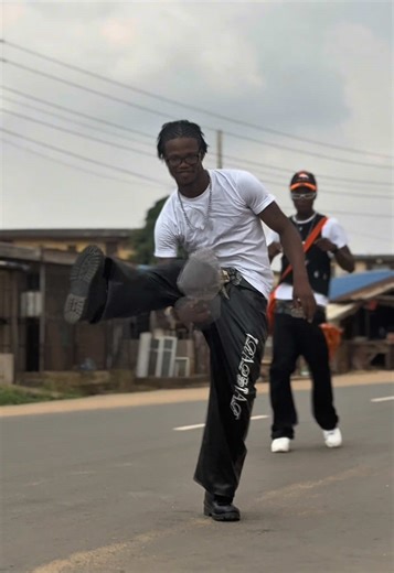 W’s Skit: Navigating Relatable Moments with Humor