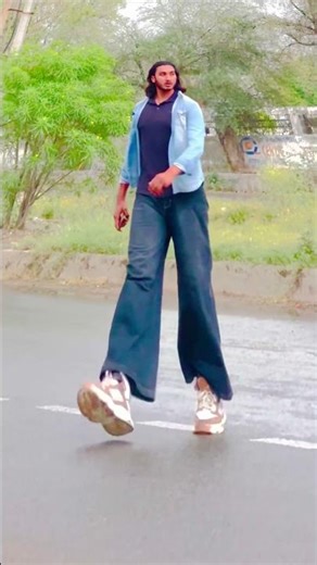 REACT EMOG IN WALK 🚶 REACTION