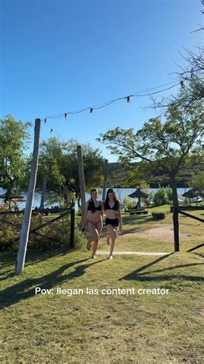 Victoria Nayi | Model & Content Creator on Instagram: "Nadie fue obligado a grabar esto☝🏻🤨 @costaparador.sl @morittaz 😍"