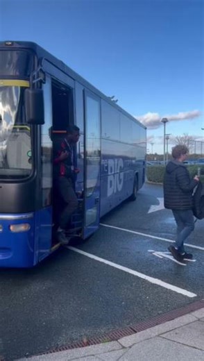 On Friday, 40 of our A-Level PE and BTEC Sport students attended Everton’s training facility, Finch Farm! The afternoon began with students observing the Everton U21 squad taking part in a strength & condition session. This was followed by a tour of the club’s training complex, including visiting the indoor training pitch, gym facility, academy offices, U18 pitch and outdoor training pitches. Following the tour, students took part in seminars with a range of specialist staff who discussed their 