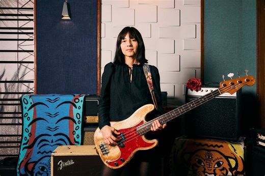Hear former A PERFECT CIRCLE bassist PAZ LENCHANTIN's debut solo single "Hang Tough"