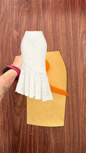 Create a Stylish Fishtail Flared Skirt DIY