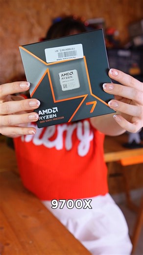 @sayakasdigitalattic on Instagram: "sponsored by VG Informatica This is my first time assembling a PC from scratch and in a couple of days I’ll post the full build video on YouTube! 👀 Big thanks to @vginformatica_gaming for the components! Let me know what you think about this build, would you change anything? You can find the full PC configuration here👉 https://www.vginformatica.com/prodotto/vg-rig-sayaka-ryzen-7-9700x-rtx-5060ti-8gb-32gb-ddr5-ssd-1000gb-nvme-pc-da-gaming-assemblato/"