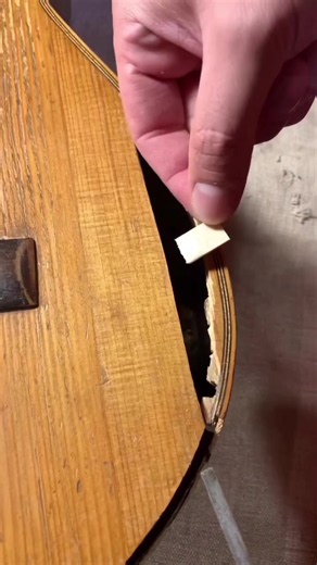 Luthier di chitarra acustica: costruzione e riparazione