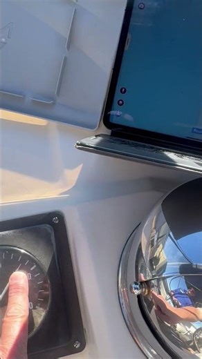 1989 36 Sabreline Fast Trawler….this old girl can move! 20 mph! Sometimes its ok to go fast😀