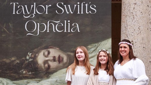 Selfie-Hotspot im Museum: Swifties nehmen das Museum Wiesbaden ein