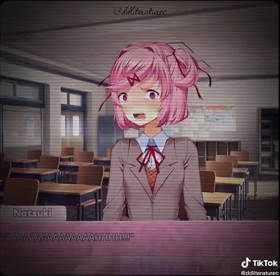 Natsuki vomitando en DDLC – Momentos impactantes