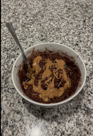 Late-Night Oats: Why Oatmeal Hits Different at 10pm